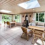 בית נופש 3 Bedroom Cozy In פארביילה