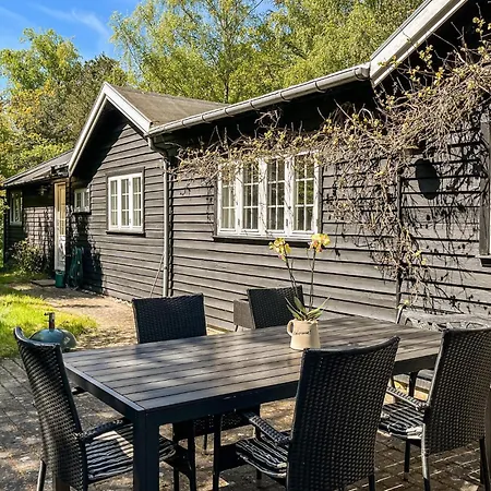 3 Bedroom Cozy In 펜션 Fårevejle